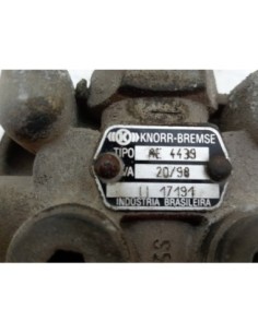 TAPACUBOS NISSAN ATLEON - 108675 2