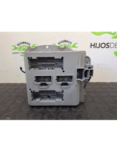 CAJA RELES / FUSIBLES IVECO DAILY CAJA CERRADA...