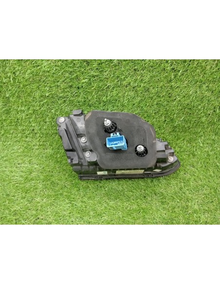 PILOTO TRASERO DERECHO INTERIOR VOLKSWAGEN ARTEON - 95160