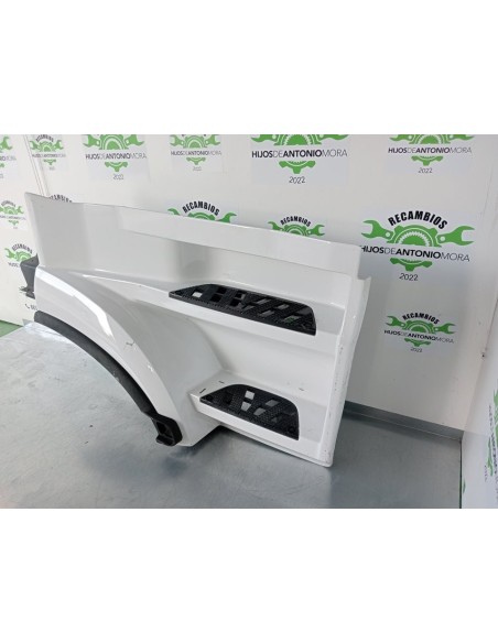 ESTRIBO DELANTERO DERECHO MERCEDES ACTROS 5 L-FAHRERHAUS 2-ACHSER BM 963 - 96029