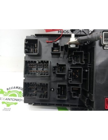 CAJA RELES / FUSIBLES RENAULT SERIE T - 97514