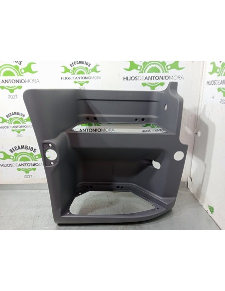 ESTRIBO DELANTERO DERECHO RENAULT HR XXX 18/26 PREMIUM 01 -  - 100048