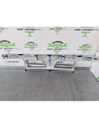 REJILLA DELANTERA NISSAN CABSTAR - 09 06 - 100147