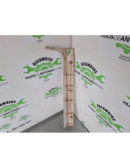 PILASTRA DE CABINA IZQUIERDA RENAULT M 210 13/C MIDLINER E2 - 100360