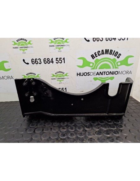 SOPORTE FARO IZQUIERDO RENAULT KERAX 2002 -  E3 - 100817