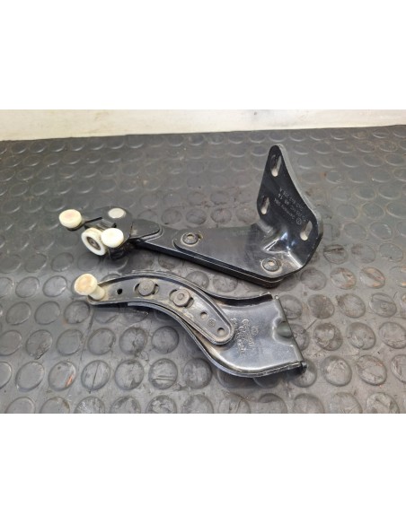 SOPORTE / GUIA PUERTA CORREDERA VOLKSWAGEN CADDY KA/KB - 94264