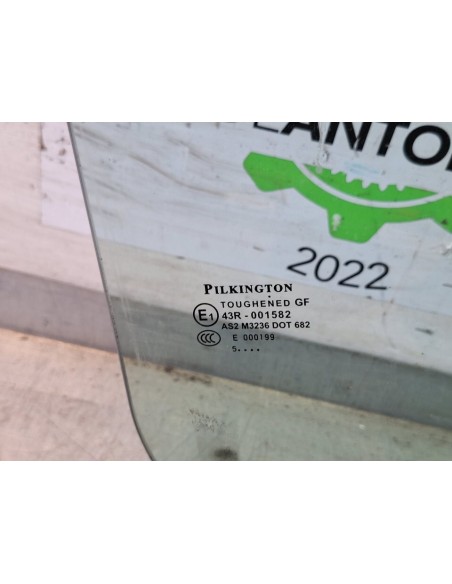 LUNA DELANTERA DERECHA NISSAN NT400 CABSTAR - 103112