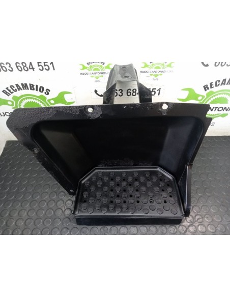 ESTRIBO DELANTERO DERECHO NISSAN ECO - T 100 45/78 KW/E2 - 103124