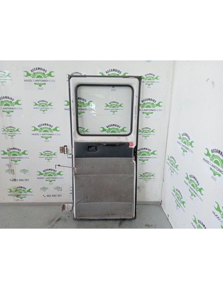 PUERTA TRASERA DERECHA MERCEDES MB 100 D CAJA CERRADA / COMBI - 103342