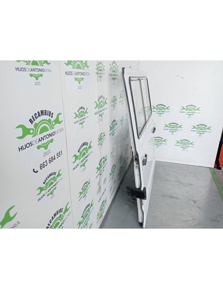 PUERTA LATERAL CORREDERA DERECHA MERCEDES MB 100 D CAJA CERRADA / COMBI - 103344