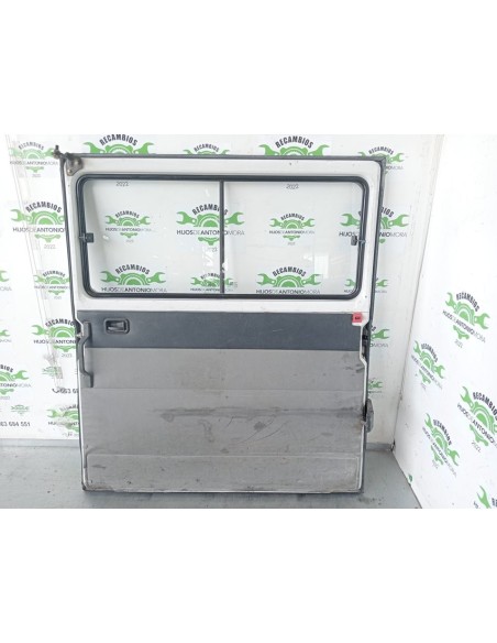 PUERTA LATERAL CORREDERA DERECHA MERCEDES MB 100 D CAJA CERRADA / COMBI - 103344