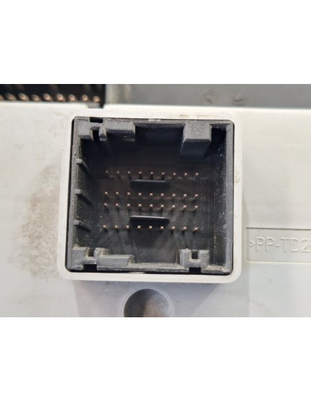 CAJA RELES / FUSIBLES IVECO DAILY CAJA CERRADA - 103495