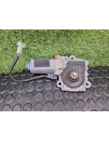 MOTOR ELEVALUNAS DELANTERO IZQUIERDO SCANIA SERIE 4 - 99808