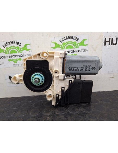 MOTOR ELEVALUNAS TRASERO DERECHO VOLKSWAGEN GOLF VI - 101141