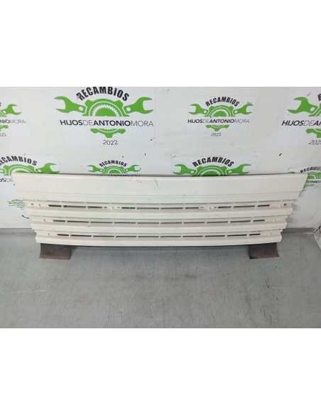 REJILLA DELANTERA NISSAN ECO - T 100 45/78 KW/E2 - 100654