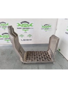 ESTRIBO DELANTERO IZQUIERO RENAULT M 230 - 100122 2