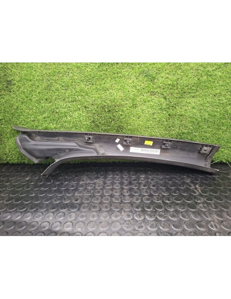 GUARNECIDO PILAR IZQUIERDO VOLKSWAGEN GOLF VI - 102277