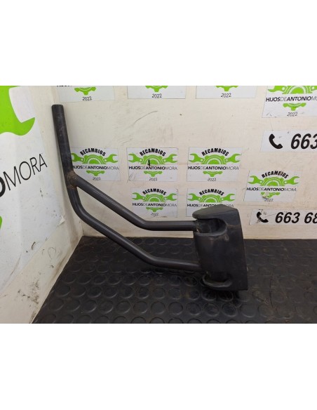 SOPORTE ESPEJO IZQUIERDO NISSAN CABSTAR - 09 06 - 104538