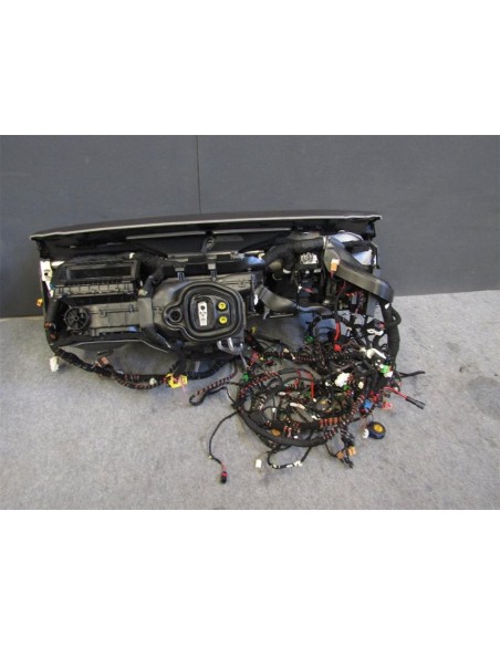 TAPA EXTERIOR COMBUSTIBLE AUDI Q7 - 93414