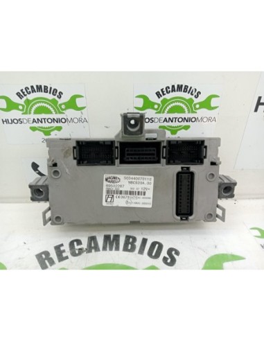 COLECTOR ESCAPE RENAULT PREMIUM ROUTE - 2006 -...