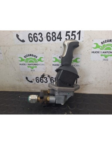 GUARDABARROS FIJO CABINA DERECHO VOLVO FH 12...