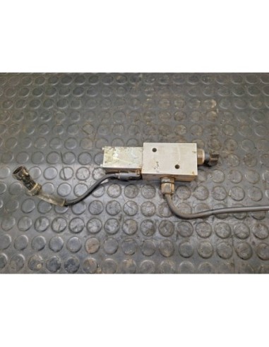 GUARDABARROS BAJO CABINA IZQUIERDO NISSAN...