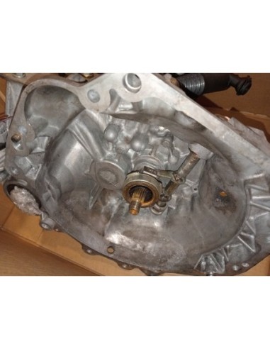 ESTRIBO DELANTERO IZQUIERO NISSAN CABSTAR - 09...