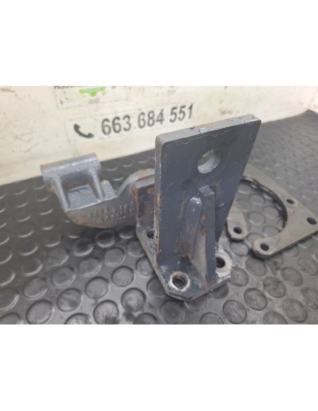 [114080] SOPORTE COMPRESOR AIRE ACONDICIONADO - RENAULT MIDLUM (01/2000 - 12/2013)