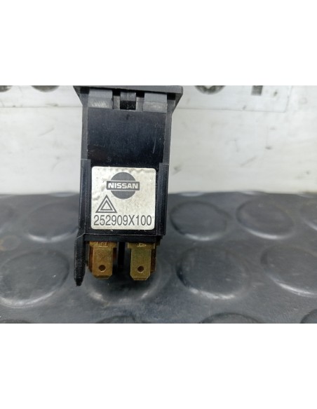 [114004] BOTON WARNING - NISSAN ATLEON