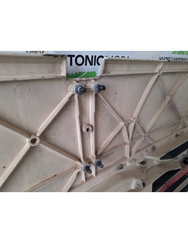 [113776] CALANDRA DELANTERA - VOLVO FL XXX...