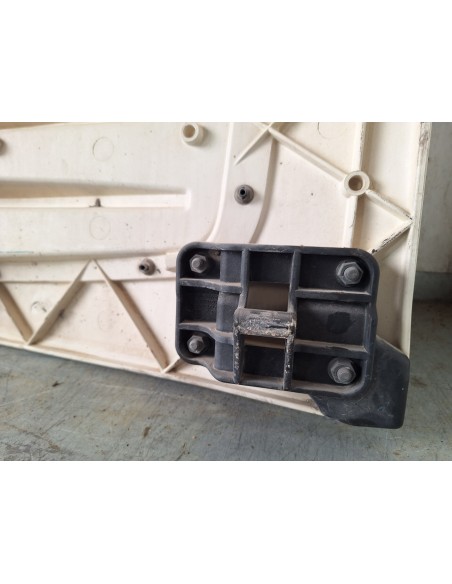 [113776] CALANDRA DELANTERA - VOLVO FL XXX (01/2006 - 01/2013)