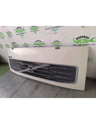 [113776] CALANDRA DELANTERA - VOLVO FL XXX...