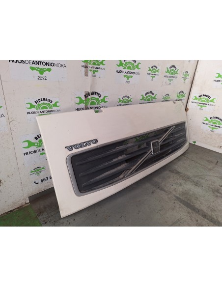 [113776] CALANDRA DELANTERA - VOLVO FL XXX (01/2006 - 01/2013)