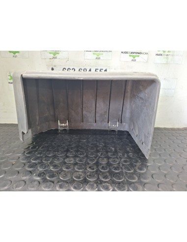 [113709] TAPA BATERIA - MERCEDES MB 100 D CAJA...
