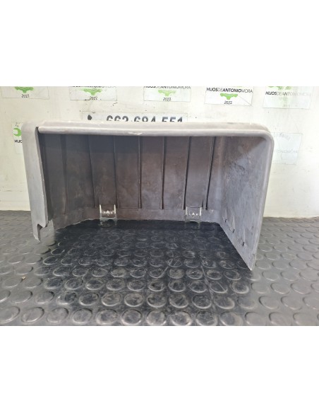 [113709] TAPA BATERIA - MERCEDES MB 100 D CAJA CERRADA / COMBI