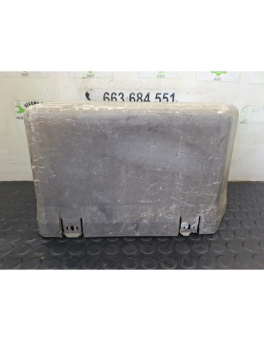 [113709] TAPA BATERIA - MERCEDES MB 100 D CAJA...