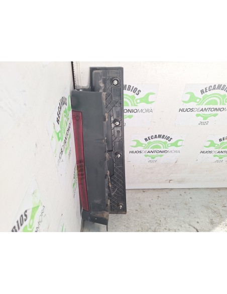 [113659] PILOTO TRASERO IZQUIERDO - RENAULT TRAFIC FURGÓN