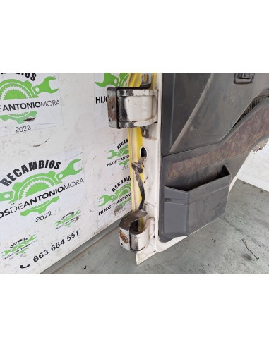 [113420] PUERTA DELANTERA DERECHA - NISSAN L35.95