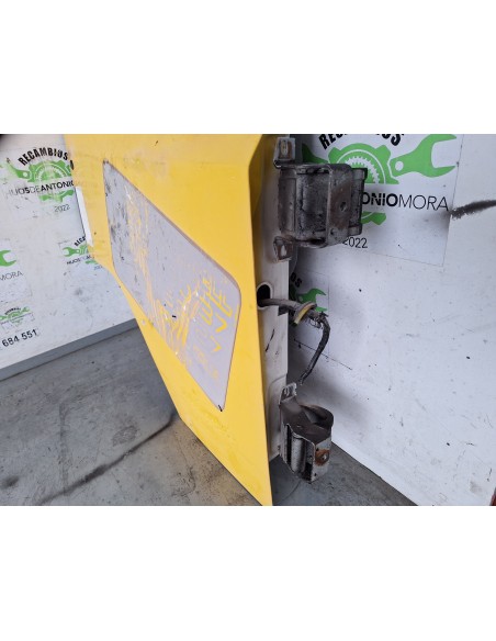 [113420] PUERTA DELANTERA DERECHA - NISSAN L35.95