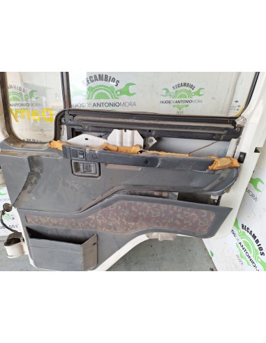 [113420] PUERTA DELANTERA DERECHA - NISSAN L35.95