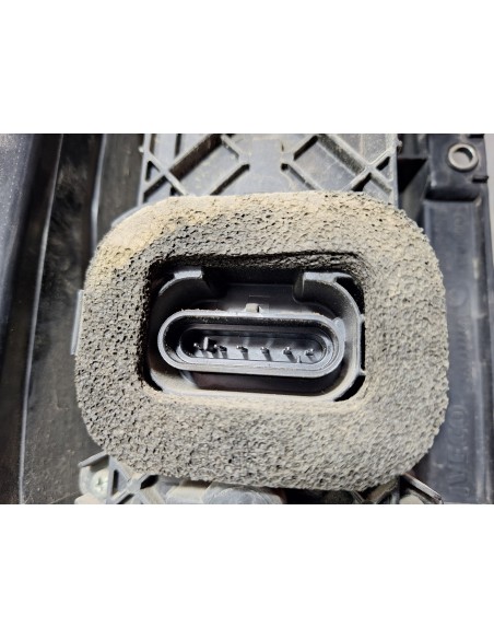 [113348] PILOTO TRASERO DERECHO - IVECO DAILY CAJA CERRADA