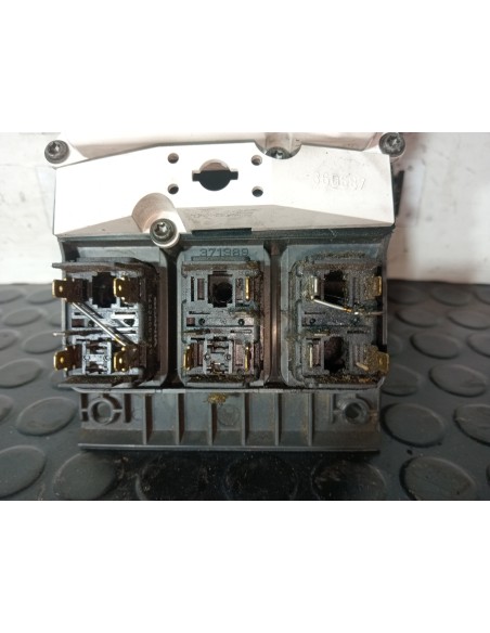 [113188] RULETA LUCES - SCANIA SERIE 4 (P/R 94 G) (01/1996 - 01/2004)