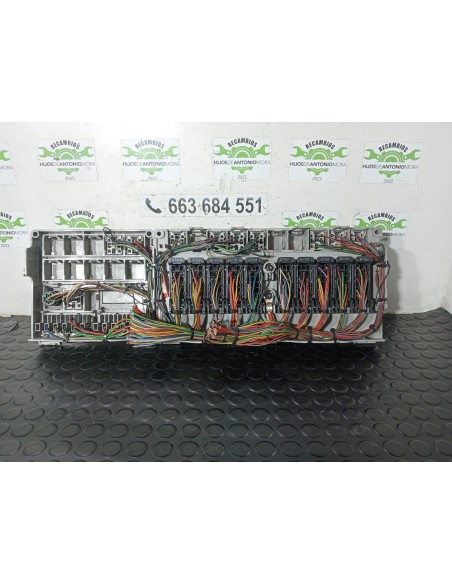 [113184] CAJA RELES / FUSIBLES - SCANIA SERIE 4 (P/R 94 G) (01/1996 - 01/2004)