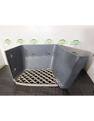 [113136] ESTRIBO DELANTERO IZQUIERO - IVECO...