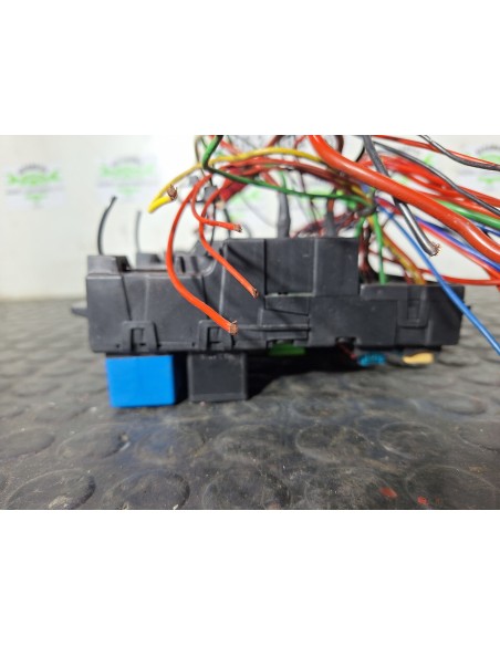 [113041] CAJA RELES / FUSIBLES - VOLVO FH 13