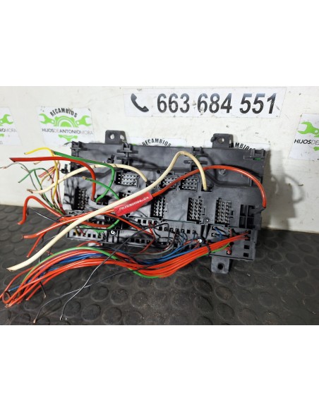 [113041] CAJA RELES / FUSIBLES - VOLVO FH 13