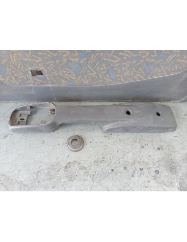 [112950] GUARNECIDO PUERTA DELANTERA DERECHA -...