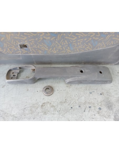 [112950] GUARNECIDO PUERTA DELANTERA DERECHA - RENAULT M 180.13/C MIDLINER E2 (01/1996 - 12/2000)