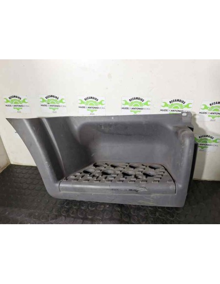 [112857] ESTRIBO DELANTERO DERECHO - NISSAN CABSTAR E (01/2002 - 12/2003)