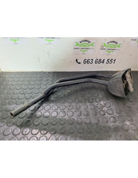 [112840] SOPORTE ESPEJO IZQUIERDO - NISSAN CABSTAR E (01/2002 - 12/2003)